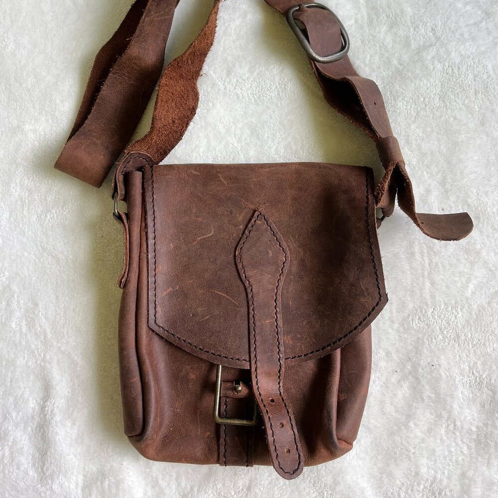 2/$40 🌸 VTG Rustic Brown Leather Crossbody Satchel